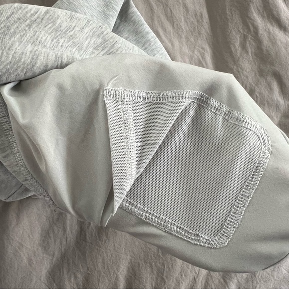 Lululemon cropped sweatpants - Picture 4 of 7